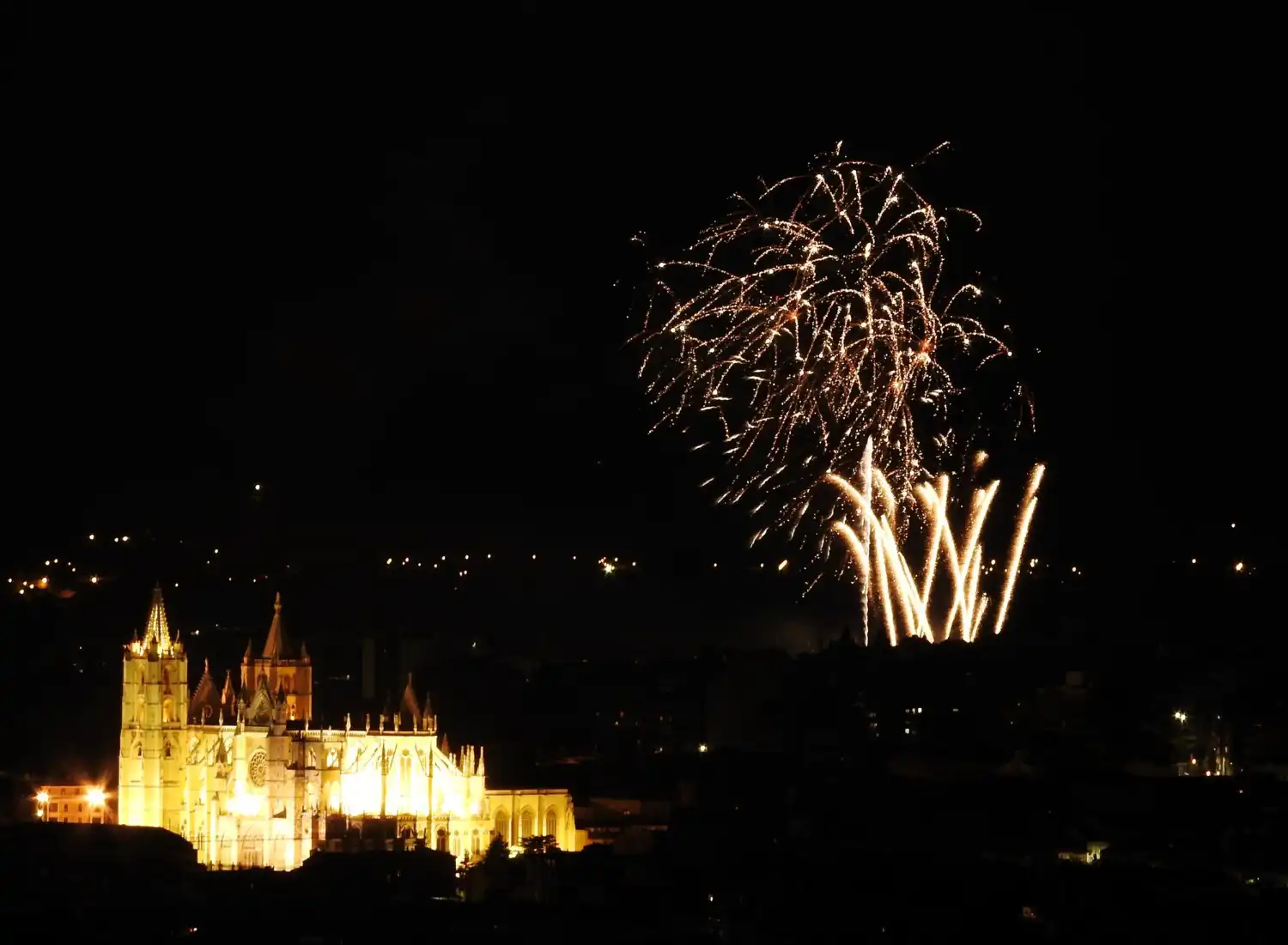 Coeters Dragon – Pirotecnia profesional en Villena